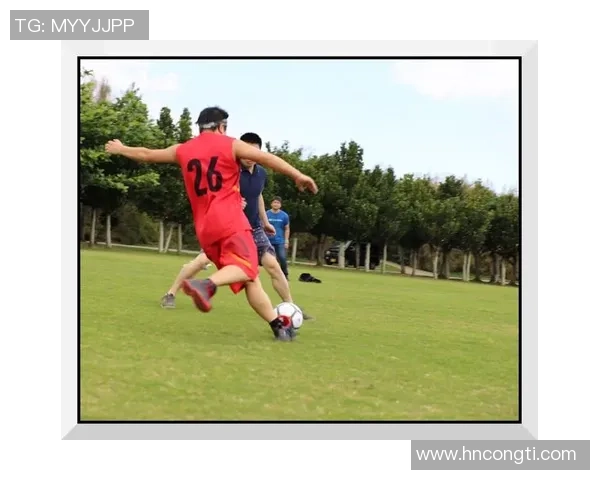 帕如克足球明星的传奇之路与辉煌成就全景回顾